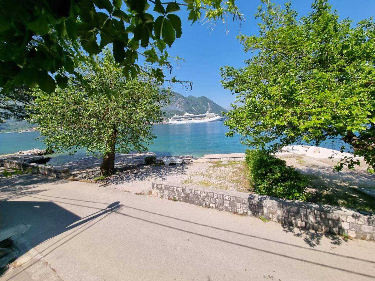 Apartment Jovan2,On The Beach With Free Wi-Fi Kotor Bagian luar foto