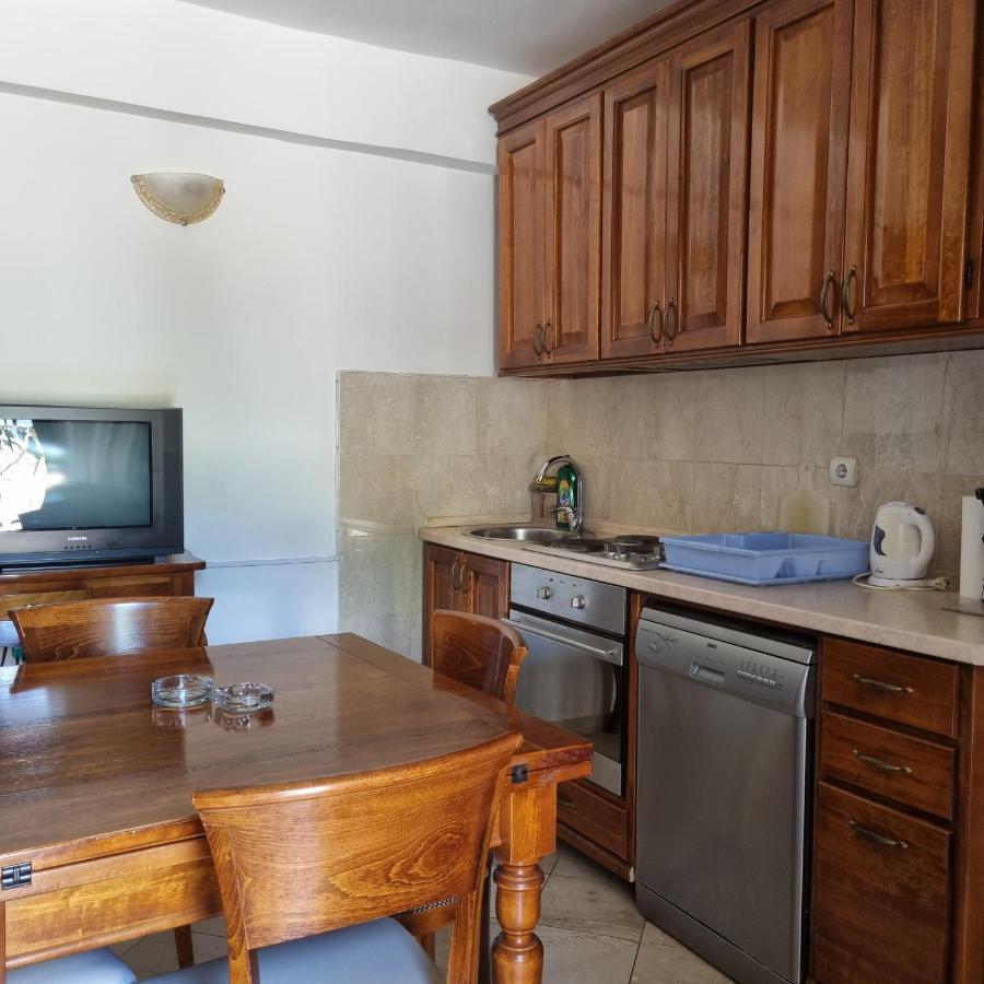 Apartment Jovan2,On The Beach With Free Wi-Fi Kotor Bagian luar foto