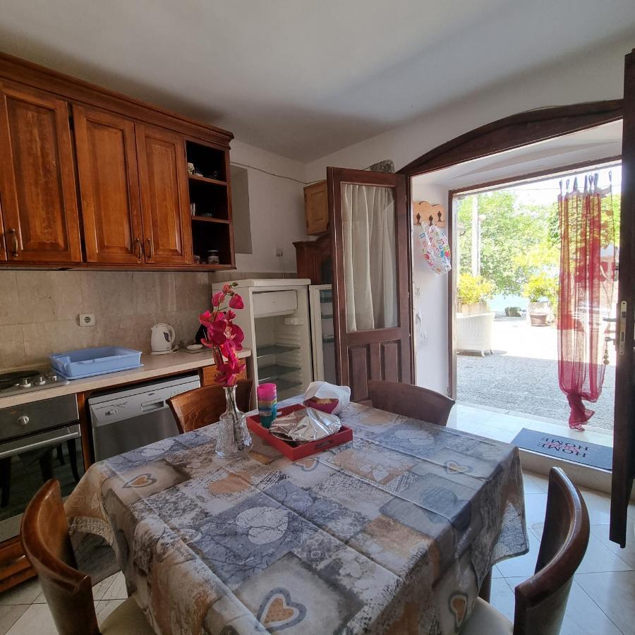 Apartment Jovan2,On The Beach With Free Wi-Fi Kotor Bagian luar foto