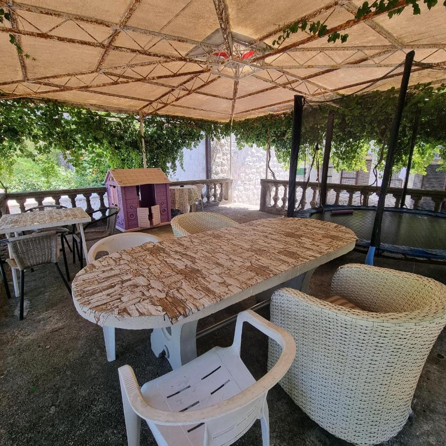 Apartment Jovan2,On The Beach With Free Wi-Fi Kotor Bagian luar foto