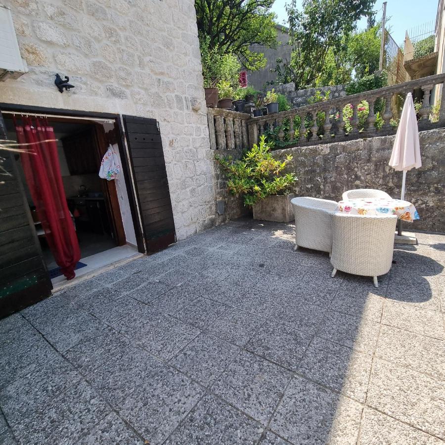 Apartment Jovan2,On The Beach With Free Wi-Fi Kotor Bagian luar foto