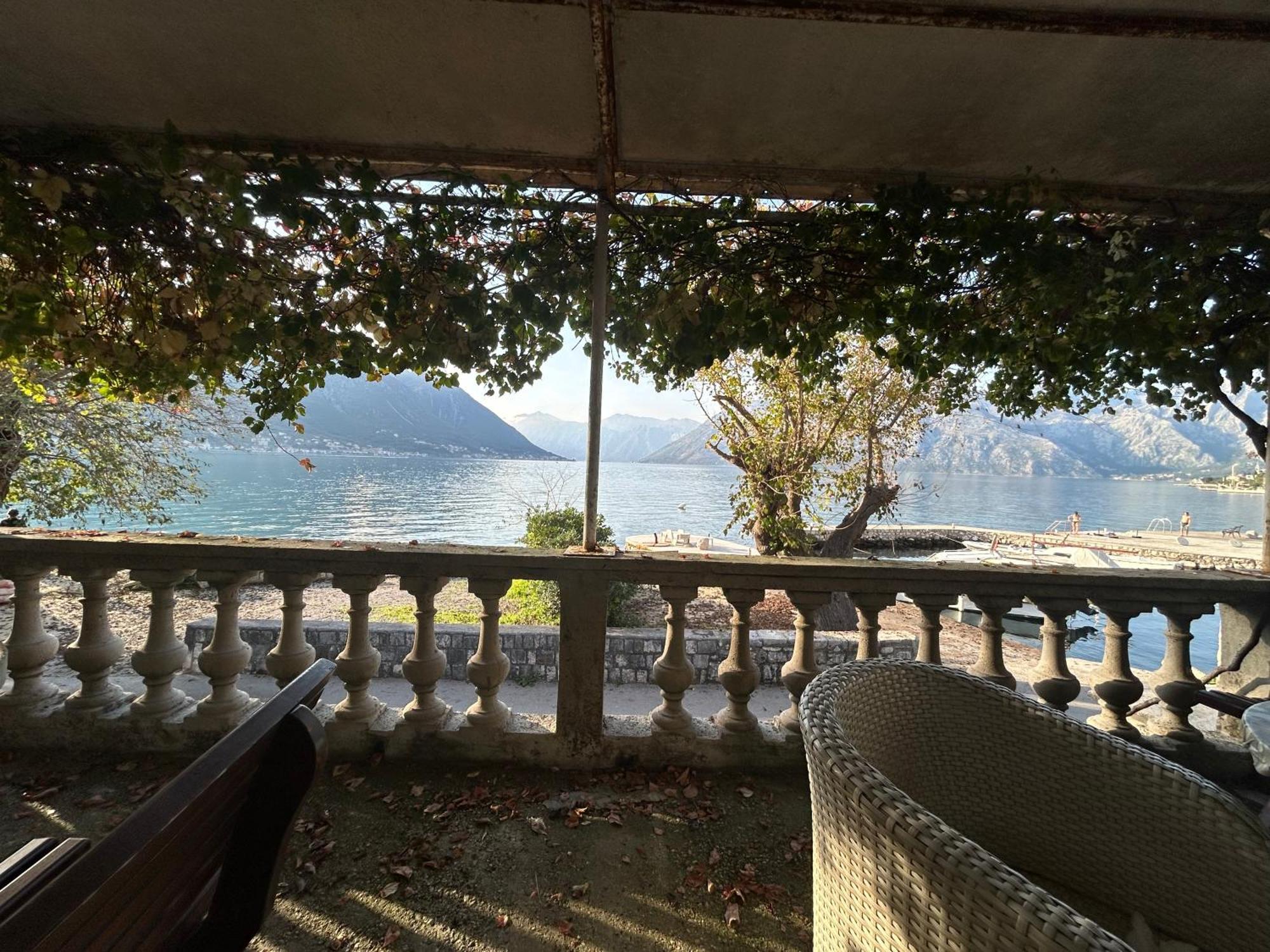 Apartment Jovan2,On The Beach With Free Wi-Fi Kotor Bagian luar foto